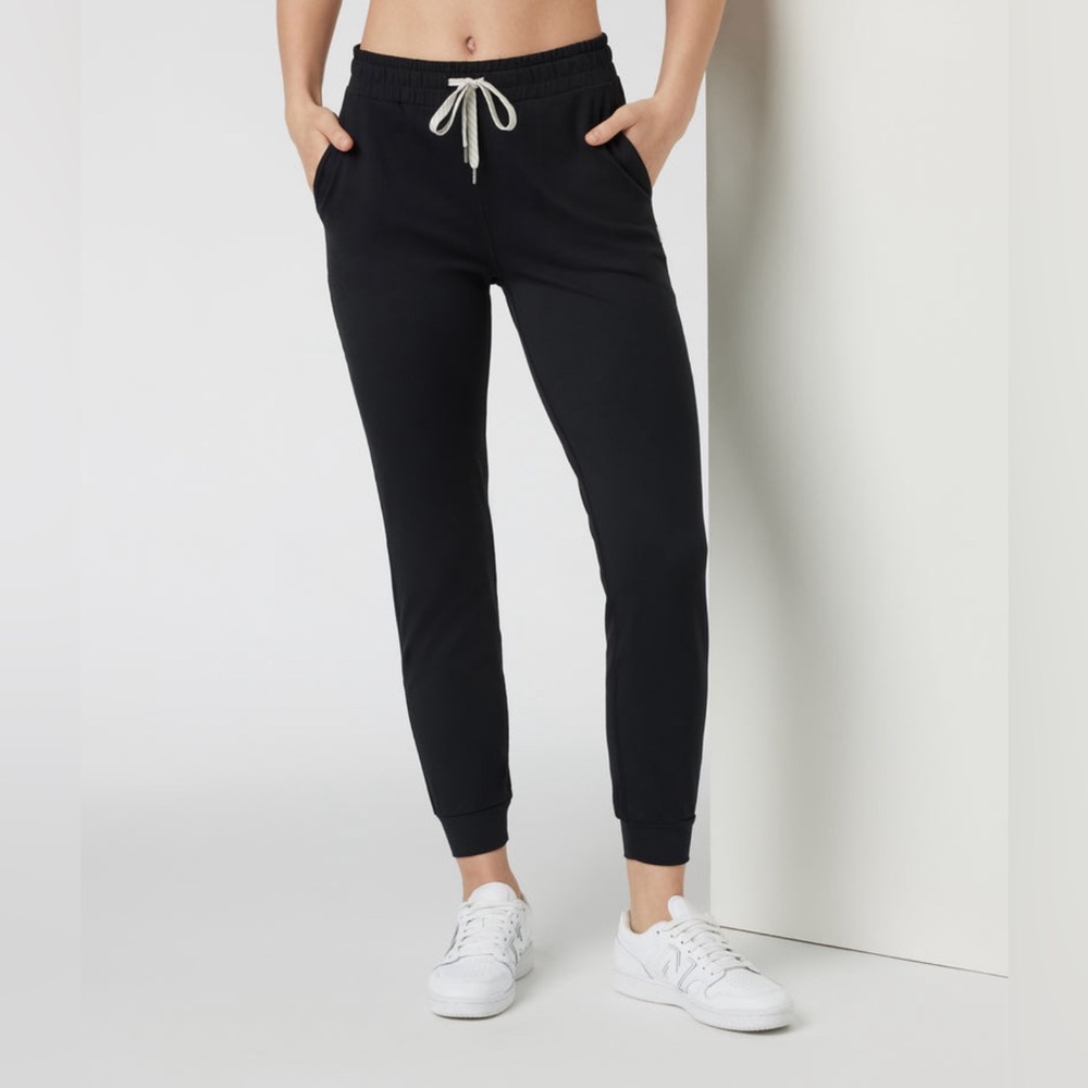 Performance Jogger - Long Medium
Women's DreamKnit™ Joggers
